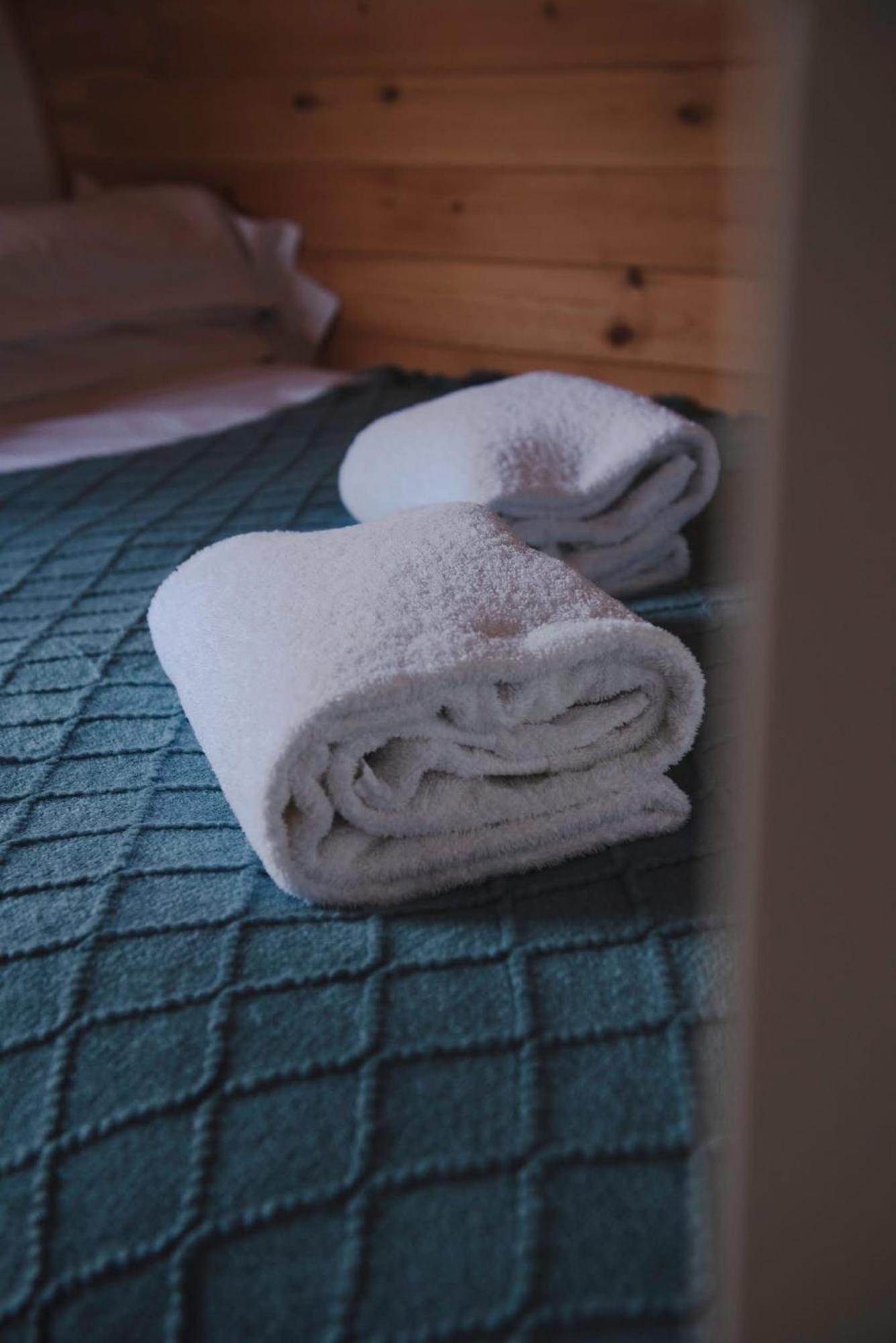 Carlton Manor Pods Apartman Aldbrough Kültér fotó